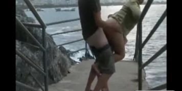 baise au bord de la mer
