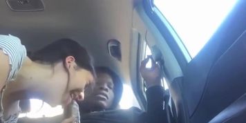 American succhia in auto un grosso cazzo nero teen big boobs anal