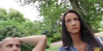 HUNT4K. Guy allows stranger to penetrate his gf for cash