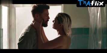 Sophie Charlotte Underwear Scene  in Ilha De Ferro