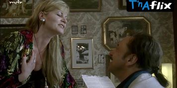 Anne Kasprik Breasts Scene  in Romeo Und Jutta
