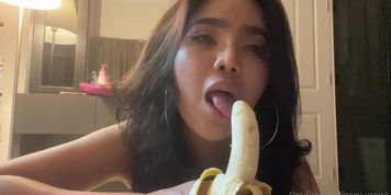 Onlyfans Noey Yasina part 1 (Zoey Nixon)