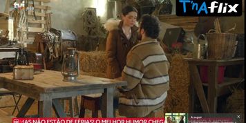 Sara Barradas Sexy Scene  in Quer O Destino