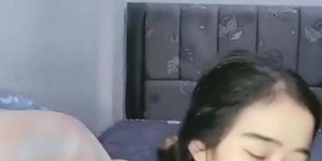 Indonesian Small Tits Alia Fucked With Her Boyfriend And Creampie