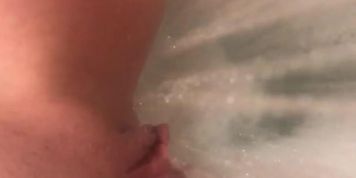 Blir s&aring; k&aring;t av str&aring;lene fra dusjen&hellip;.??? by gledespike from OnlyFans | Coomer
