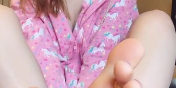 So stupid for Princess feet ? by honeysmoney from OnlyFans | Coomer