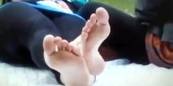 Feet spy in Park