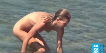 Naked Beach Babe With Killer Body