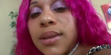 Pinky Giving Sloppy Head