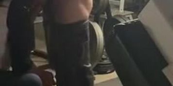 Ebony deepthroats dick and gets a throatpie