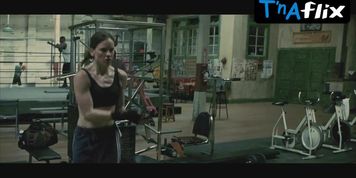 Hilary Swank Sexy Scene  in Million Dollar Baby (Hilary Ann Swank)