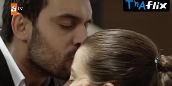 Sera Tokdemir Sexy Scene  in Cakallarla Dans 3: Sifir Sikinti