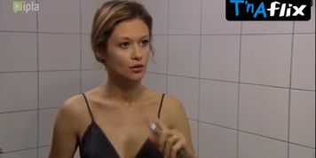 Katarzyna Pierscionek Sexy Scene  in Samo Zycie