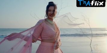 Muskaan Mohnot Sexy Scene  in Flaunt
