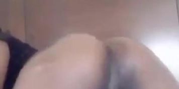 Ebony teen twerks without panties 
