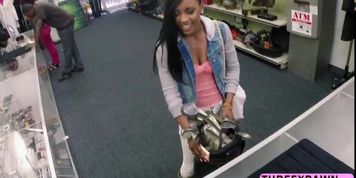 Ebony booty babe gets paid to suck cock and gets fucked
