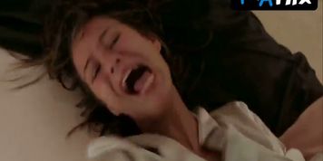 Rhona Mitra Breasts Scene  in Hollow Man (Van Damage)