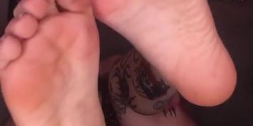 LT self foot worship