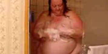 fat girl shower