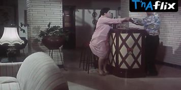 Elham Shahin Sexy Scene  in Lahm Rekhis