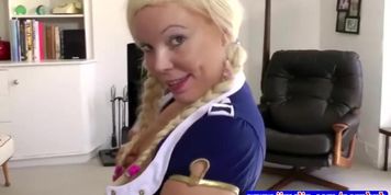 Classy blonde masturbates her minge (Kaylana Reese)