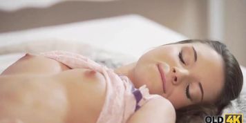 OLD4K. Chick wants to share a bed with daddy and dream come true