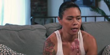 Its impossible for Khloe to resist sneaking filthy looks at her (Dana Vespoli, Khloe Kay)