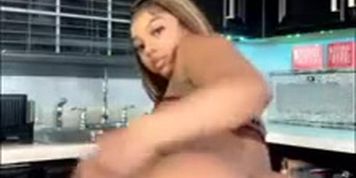 iamshamayneg teasing her ass in underwear