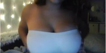 Huge boobs on young Omegle girl