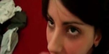 Argentinian gf giving blowjob at home
