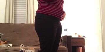 Gaining BBW shows off bigger belly