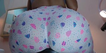 mollyguns bubble booty flexing clenching sitting down ass control in sexy fantasy leggings