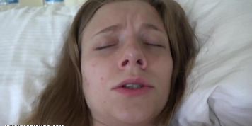 You Give Riley Star Her Morning Creampie
