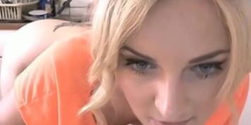 hot USA amateur teen blonde pussy rubbing insertion webcam show