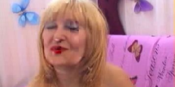 Busty 50 years Granny Fingering on webcam