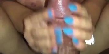 Booty Queen gives handjob