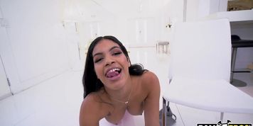 Female leggings turn me on (Maya Farrell)