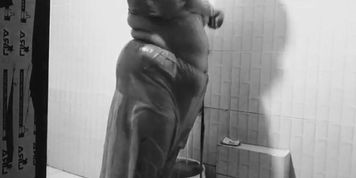 Desi Housewife Gets Pussy Licked by Husband in Bathroom - Nura443