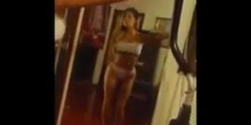 Sexy Latina shaking her ASS!