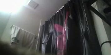 Luana en la ducha