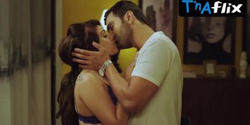 Naina Chhabra Sexy Scene  in The Bull Of Dalal Street