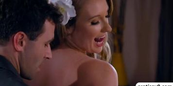 Classy girl Harley Jade erotic foreplay with a huge cock
