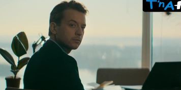 Chalisa Vodegel Sexy Scene  in Donnie Mountain
