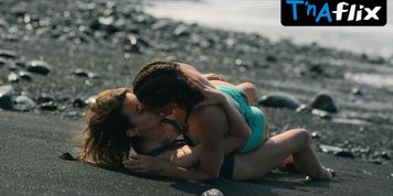 Amaia Aberasturi Bikini,  Lesbian Scene  in Welcome To Eden