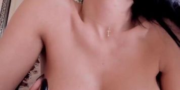 Amateur Girl Toying Pussy & Riding Dildo On Camshow