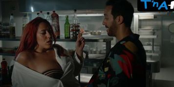 Unknown Breasts,  Underwear Scene  in Un Mariage Sans Fin