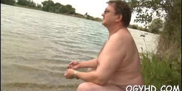 Old crock licks a  gal - video 5