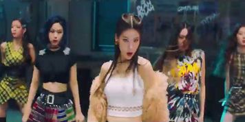MV/K-POP x WANNABE (ITZY)