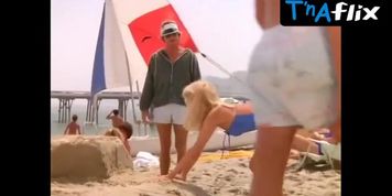 Suzanne Somers Breasts Scene  in Zuma Beach