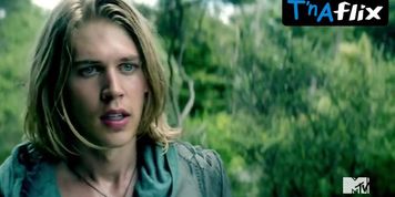 Poppy Drayton Butt Scene  in The Shannara Chronicles